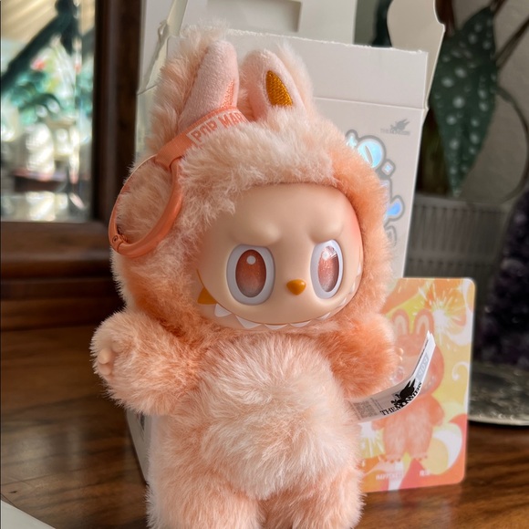 Authentic Pop Mart The Monsters Big Into Energy Labubu- Happiness, New Open Box - Picture 3 of 12